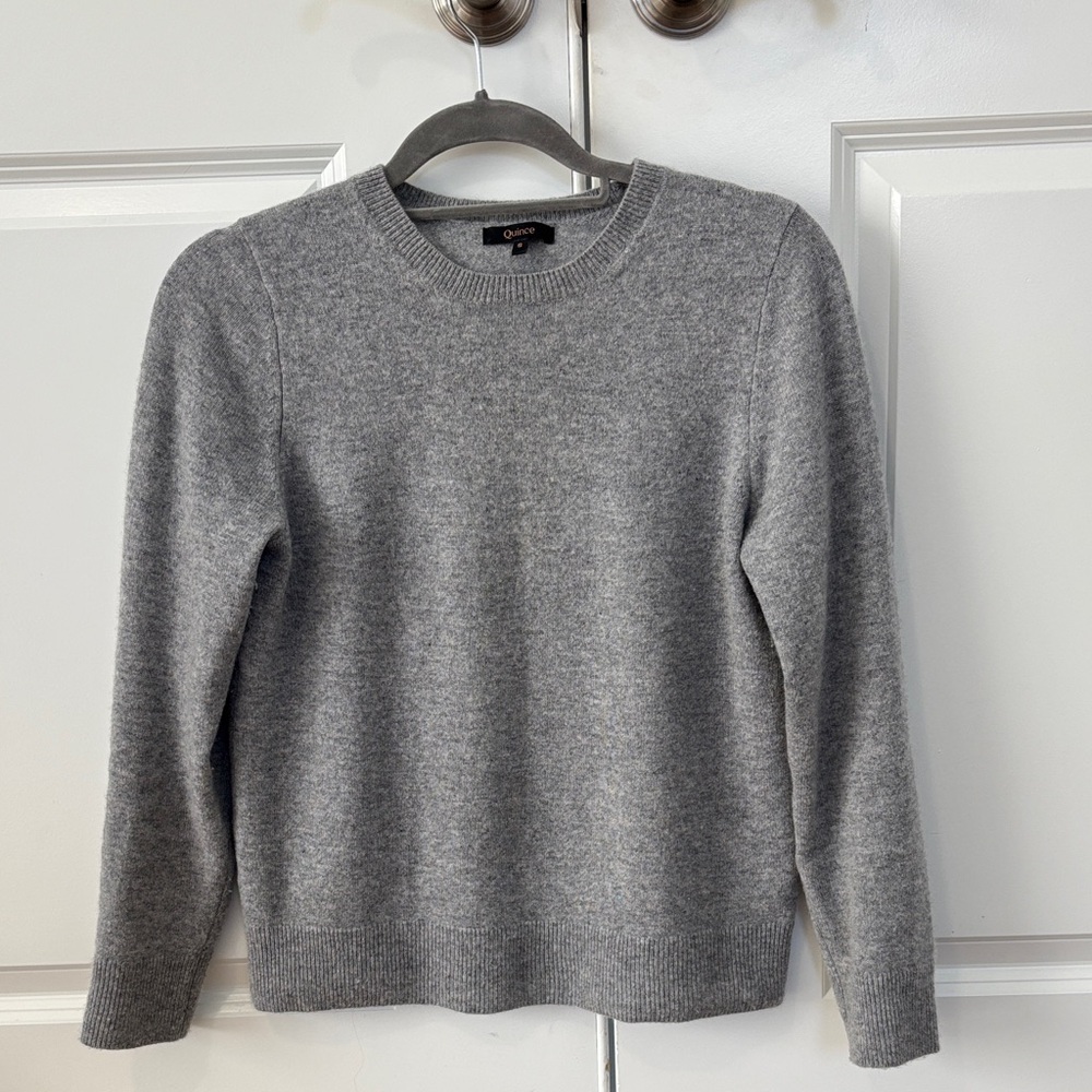 Quince Gray 100% Cashmere Crew Neck Sweater